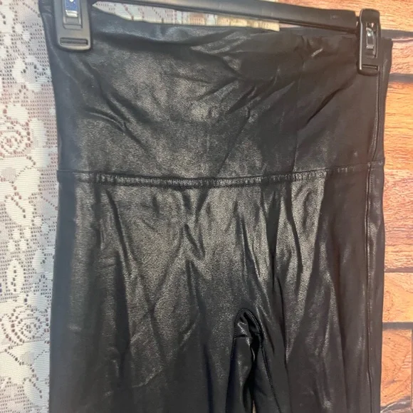 SPANX Black Glossy Faux Leather Leggings (099) - Picture 4 of 7